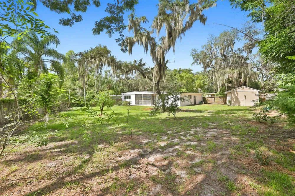 704 E RIVER DRIVE Tampa, FL 33617
