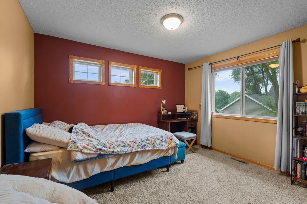 929 4th Avenue E Sartell, MN 56377