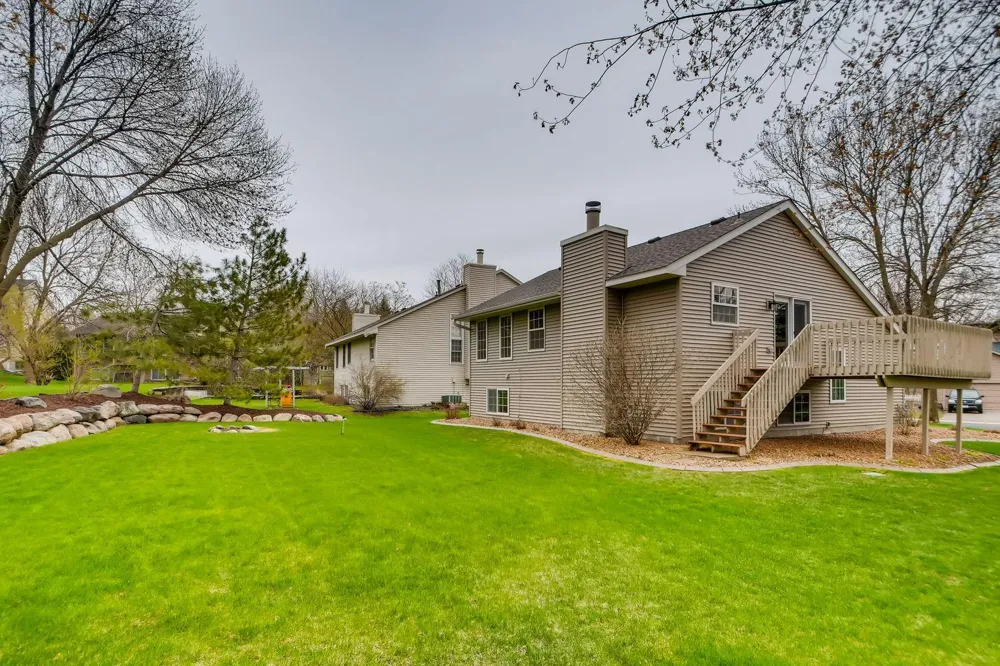 6512 Gray Fox Curve Chanhassen, MN 55317