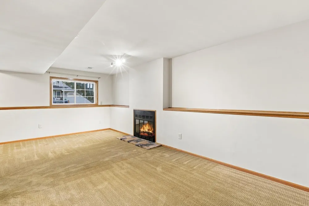 6512 Gray Fox Curve Chanhassen, MN 55317