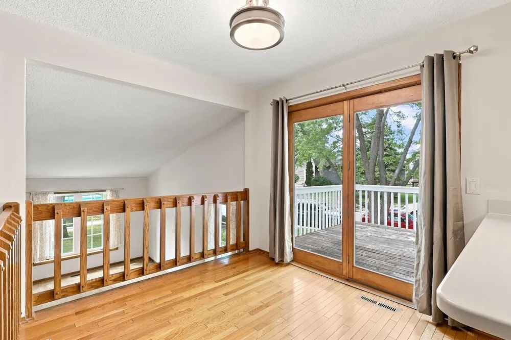 6512 Gray Fox Curve Chanhassen, MN 55317