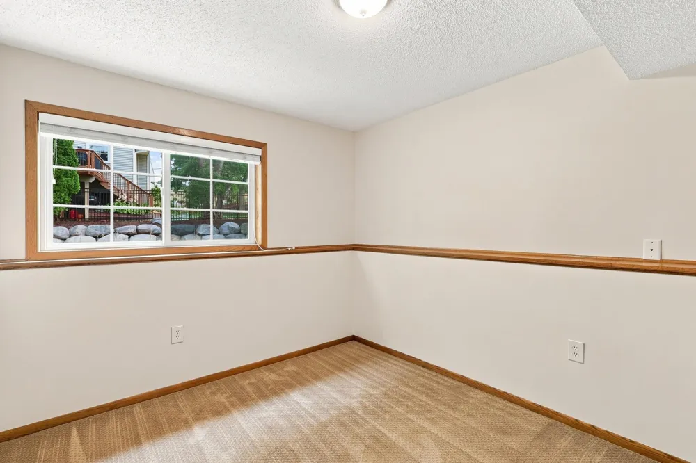 6512 Gray Fox Curve Chanhassen, MN 55317