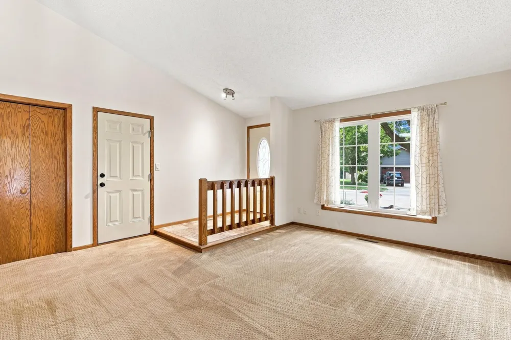 6512 Gray Fox Curve Chanhassen, MN 55317