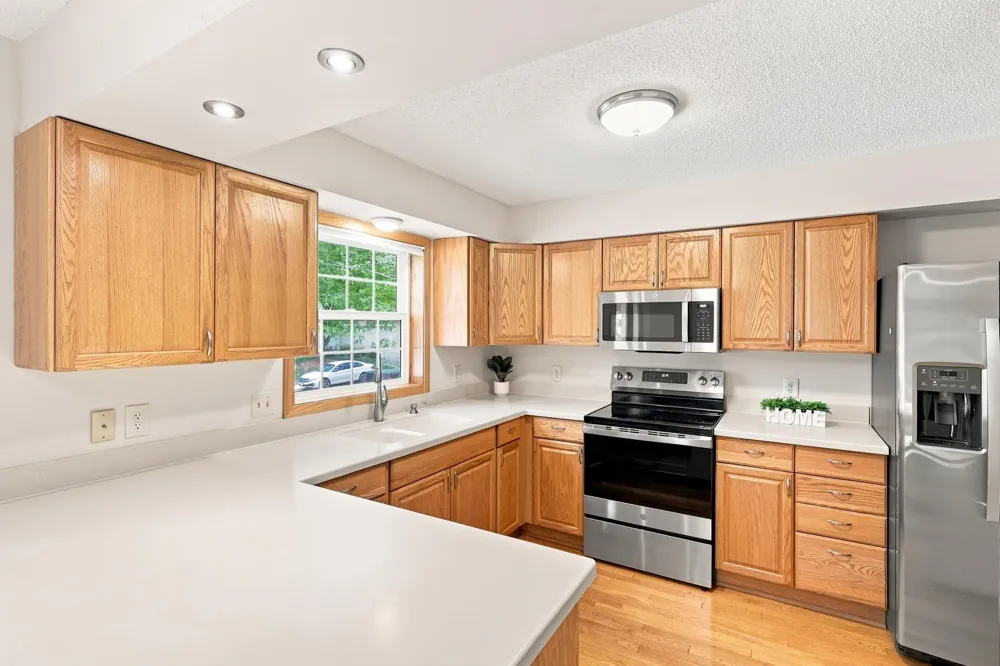6512 Gray Fox Curve Chanhassen, MN 55317