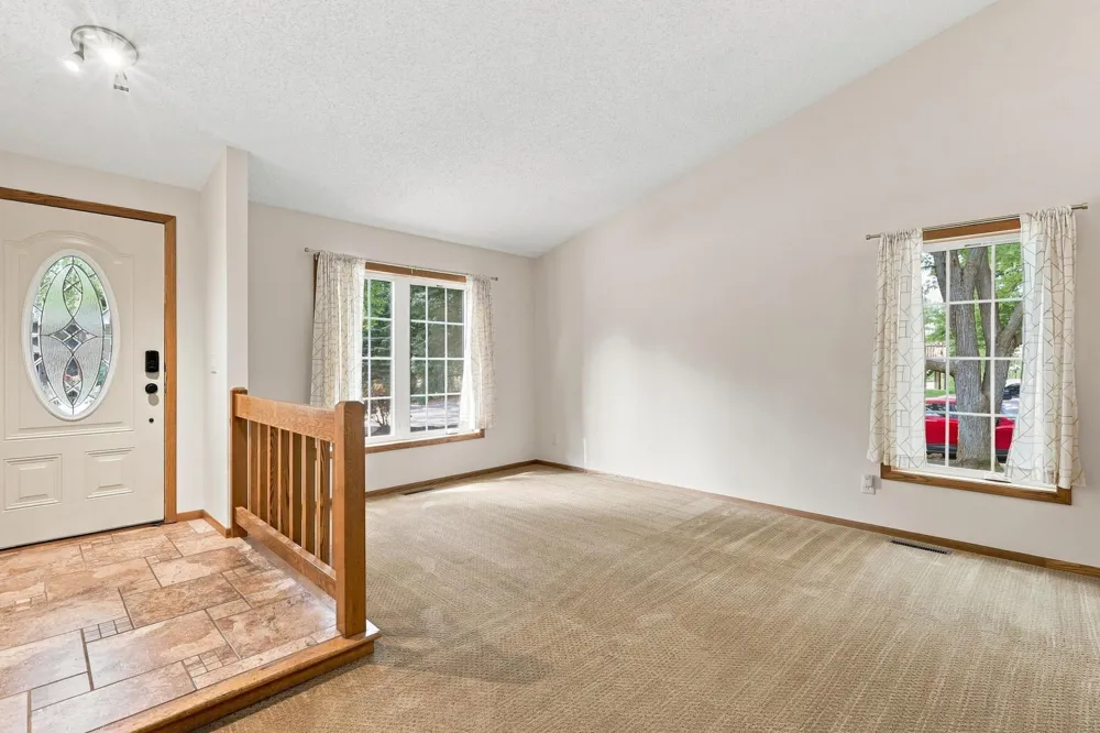6512 Gray Fox Curve Chanhassen, MN 55317