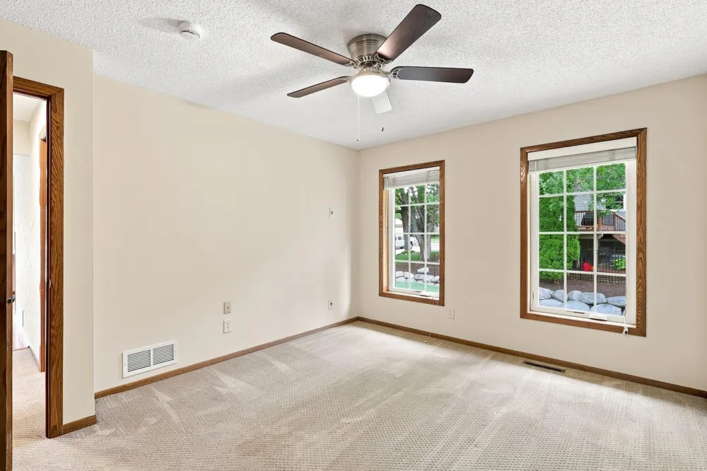 6512 Gray Fox Curve Chanhassen, MN 55317