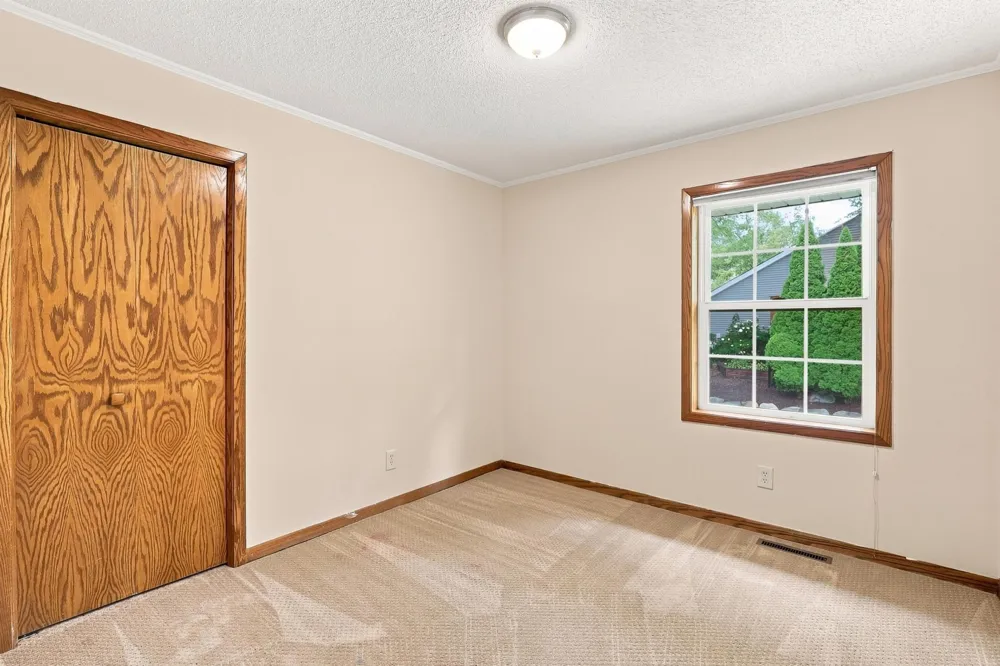 6512 Gray Fox Curve Chanhassen, MN 55317