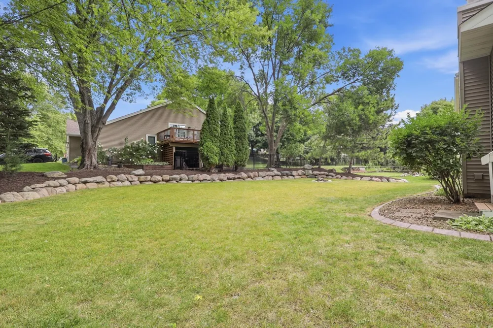 6512 Gray Fox Curve Chanhassen, MN 55317