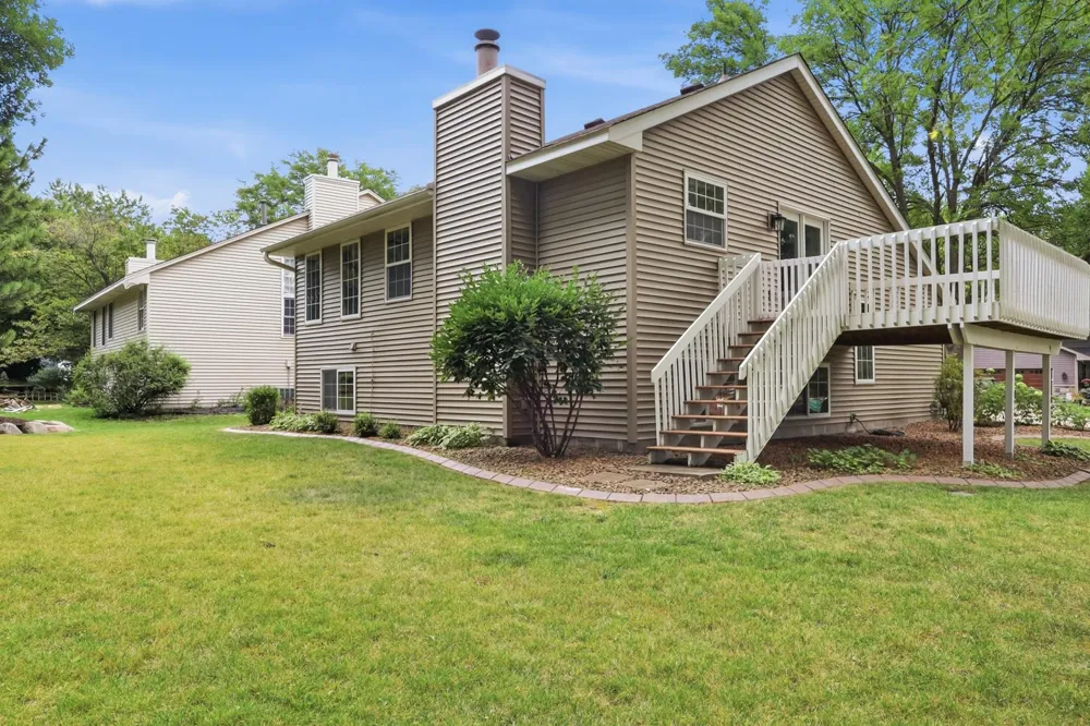 6512 Gray Fox Curve Chanhassen, MN 55317