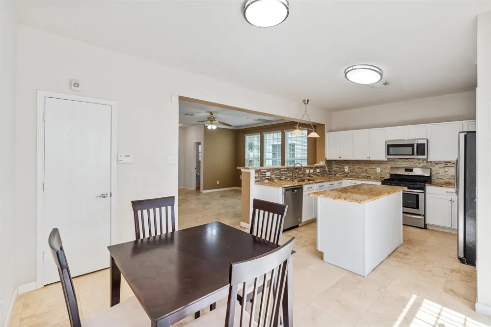 8011 Fisher Glen Lane Houston, TX 77072
