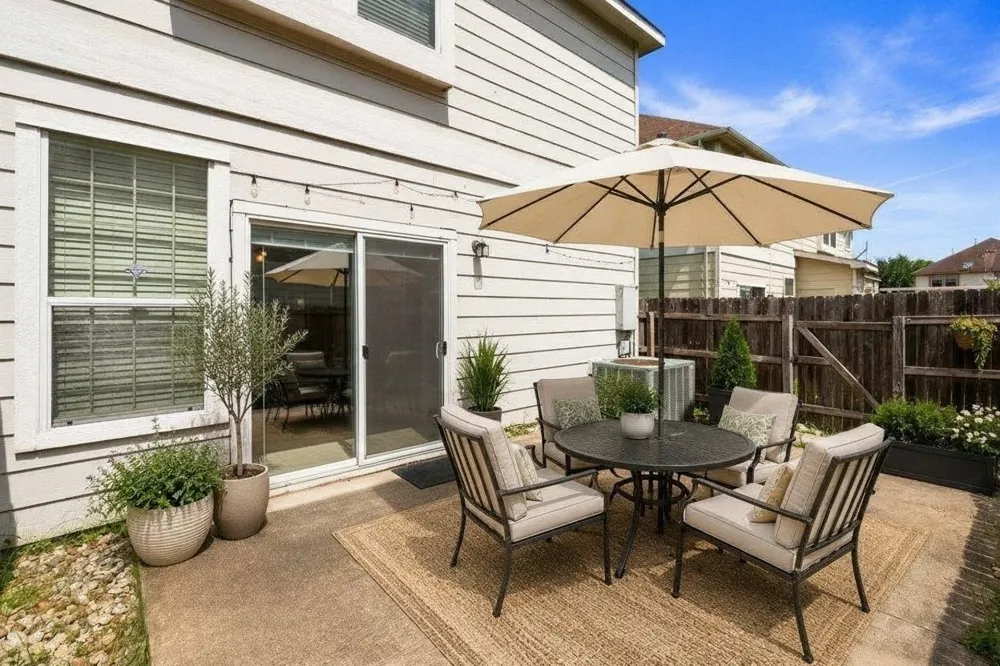 8011 Fisher Glen Lane Houston, TX 77072