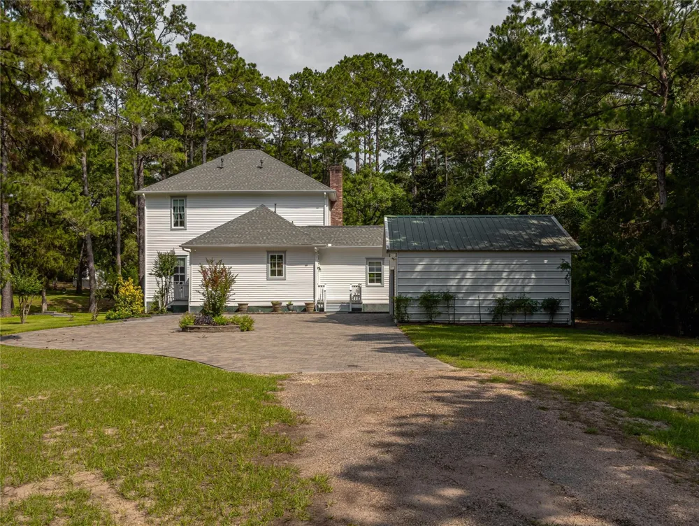 1539 Weishuhn Road New Ulm, TX 78950