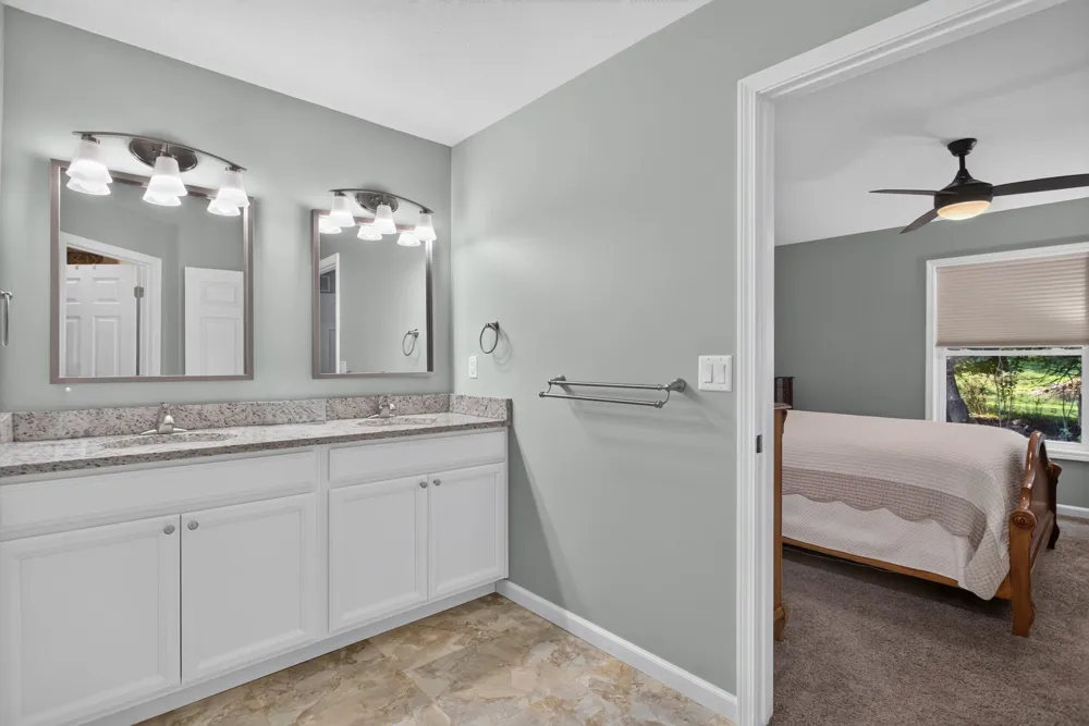 3723 Terrace Hills Lane #10 Jackson, MI 49203