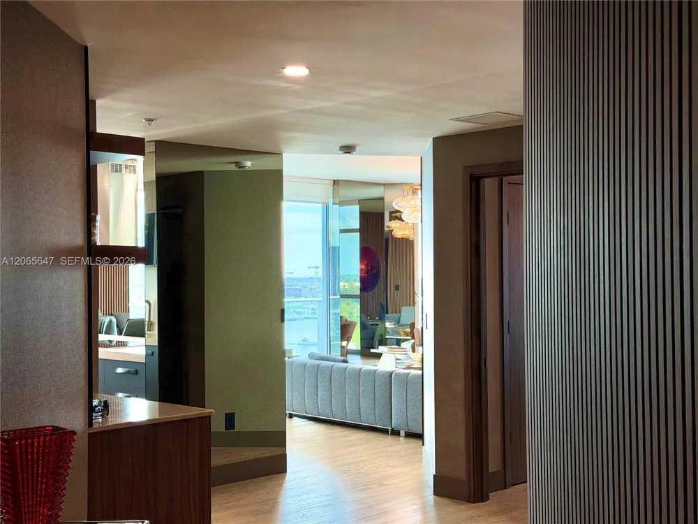 17301 Biscayne Blvd #1409 North Miami Beach, FL 33160