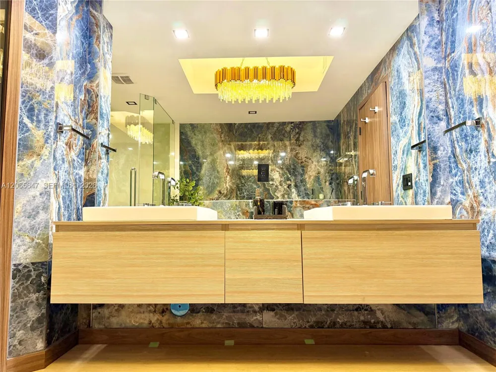 17301 Biscayne Blvd #1409 North Miami Beach, FL 33160