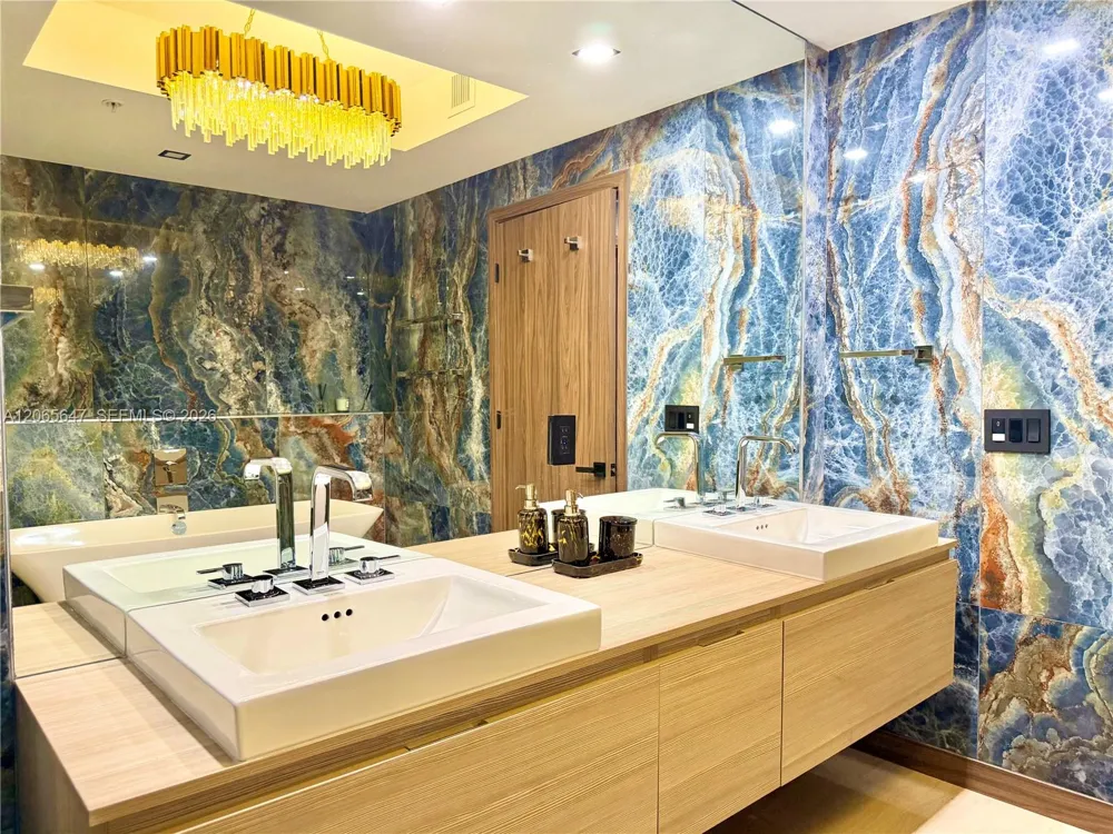 17301 Biscayne Blvd #1409 North Miami Beach, FL 33160