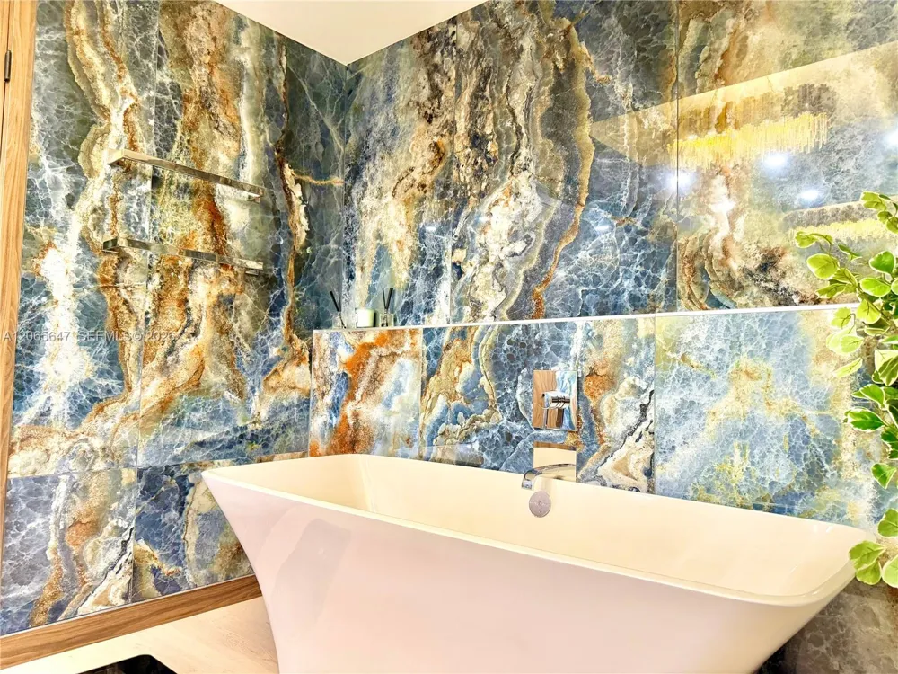 17301 Biscayne Blvd #1409 North Miami Beach, FL 33160