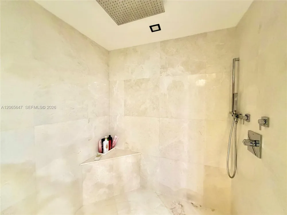 17301 Biscayne Blvd #1409 North Miami Beach, FL 33160