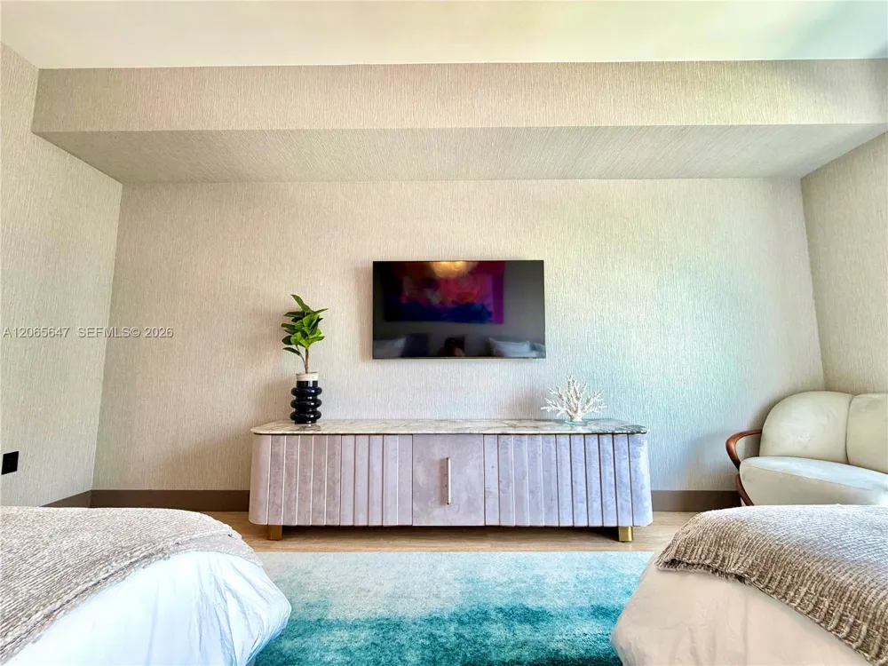 17301 Biscayne Blvd #1409 North Miami Beach, FL 33160