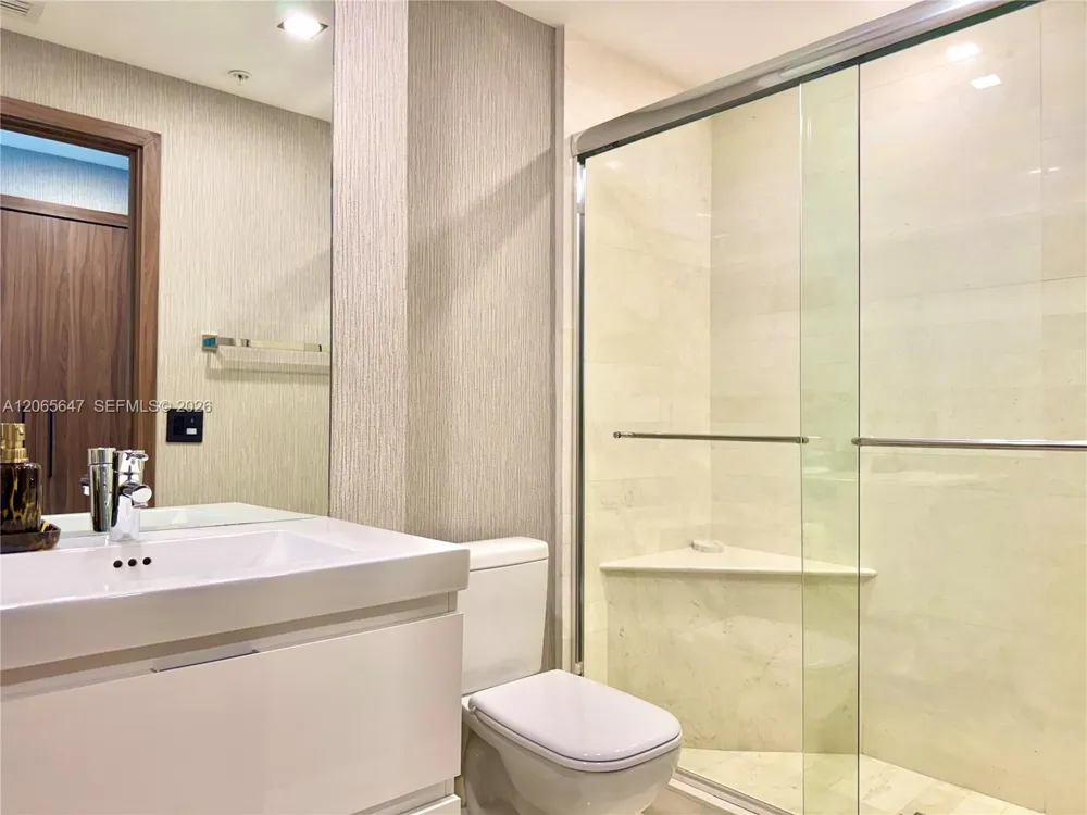 17301 Biscayne Blvd #1409 North Miami Beach, FL 33160