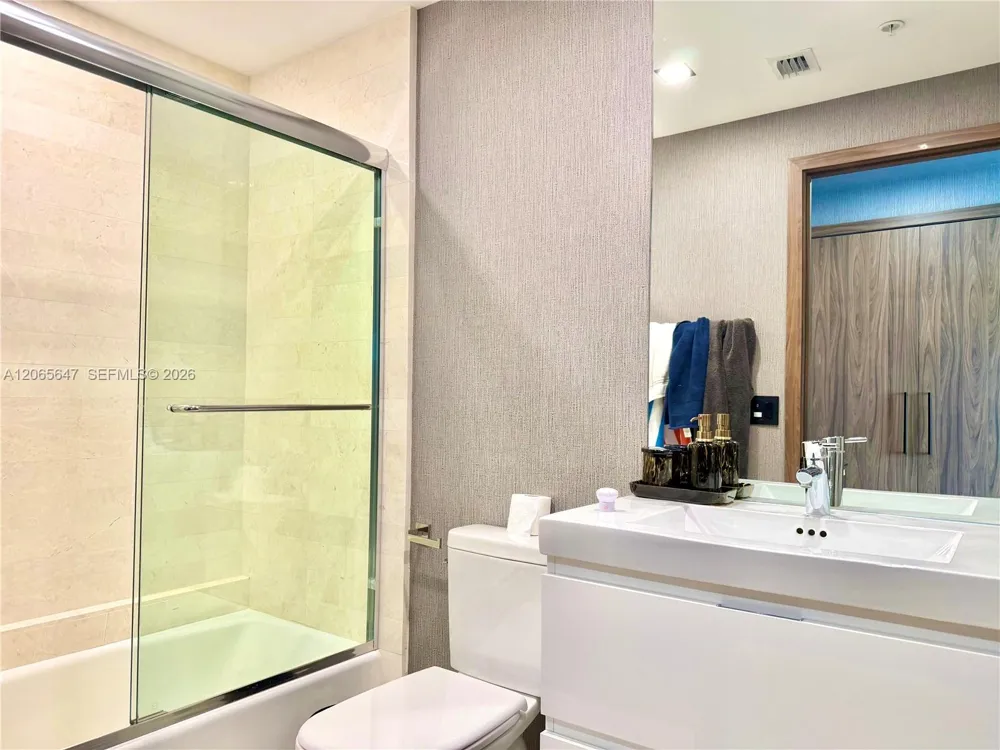 17301 Biscayne Blvd #1409 North Miami Beach, FL 33160