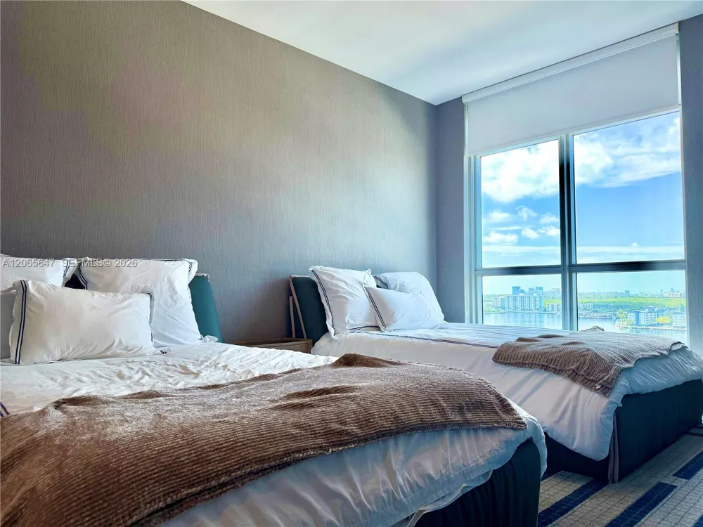 17301 Biscayne Blvd #1409 North Miami Beach, FL 33160
