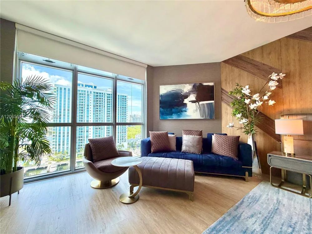 17301 Biscayne Blvd #1409 North Miami Beach, FL 33160