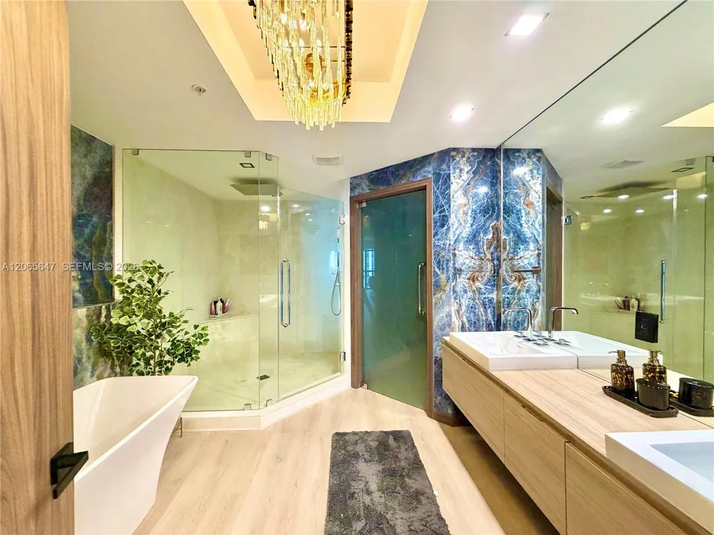 17301 Biscayne Blvd #1409 North Miami Beach, FL 33160