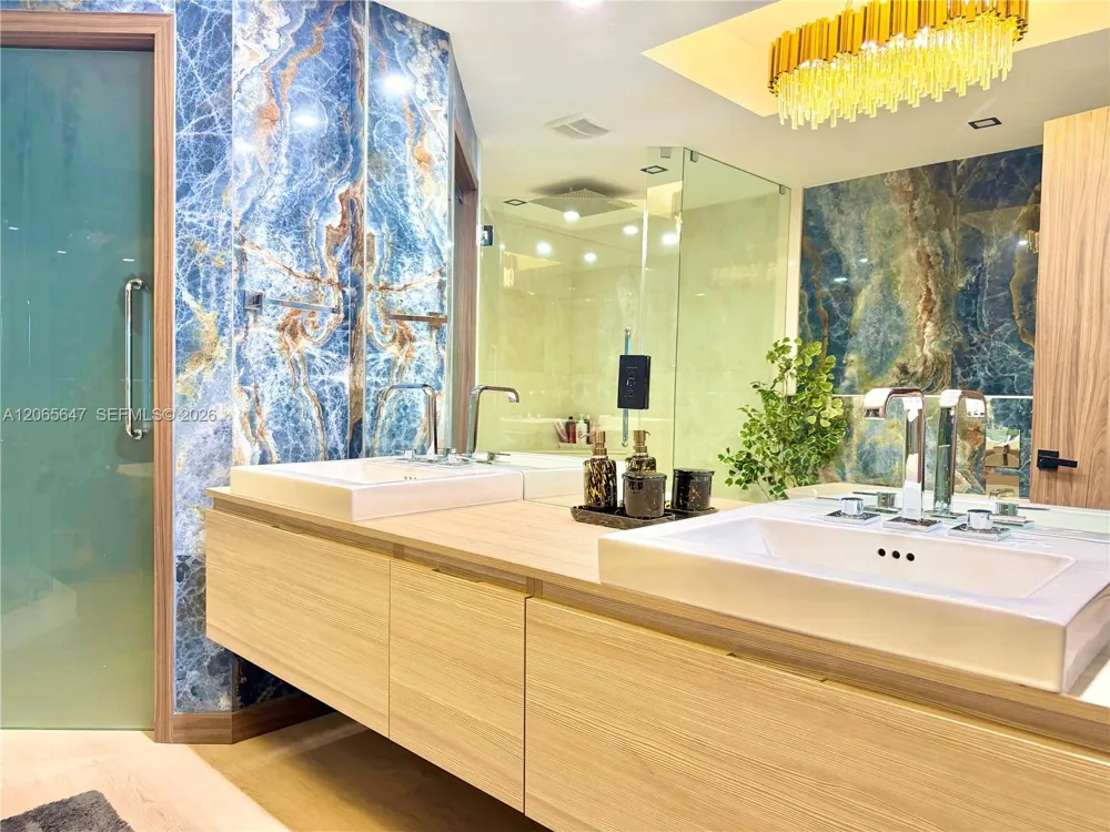 17301 Biscayne Blvd #1409 North Miami Beach, FL 33160