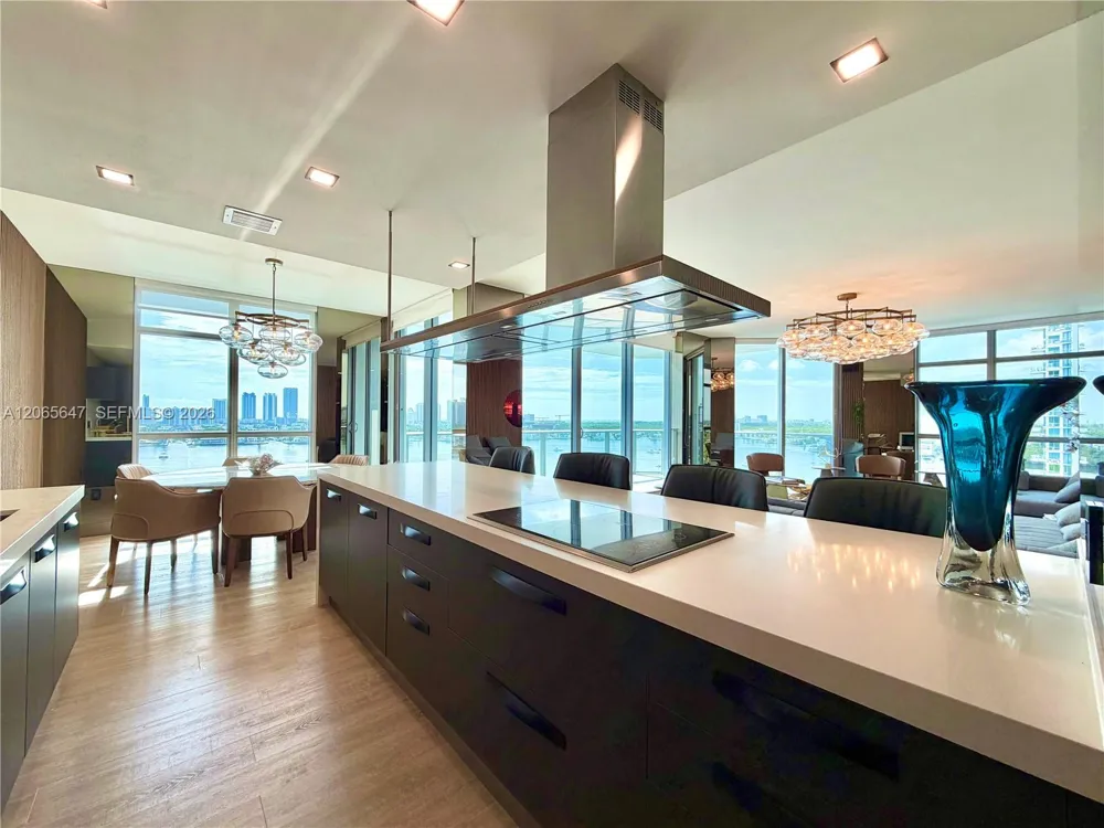 17301 Biscayne Blvd #1409 North Miami Beach, FL 33160