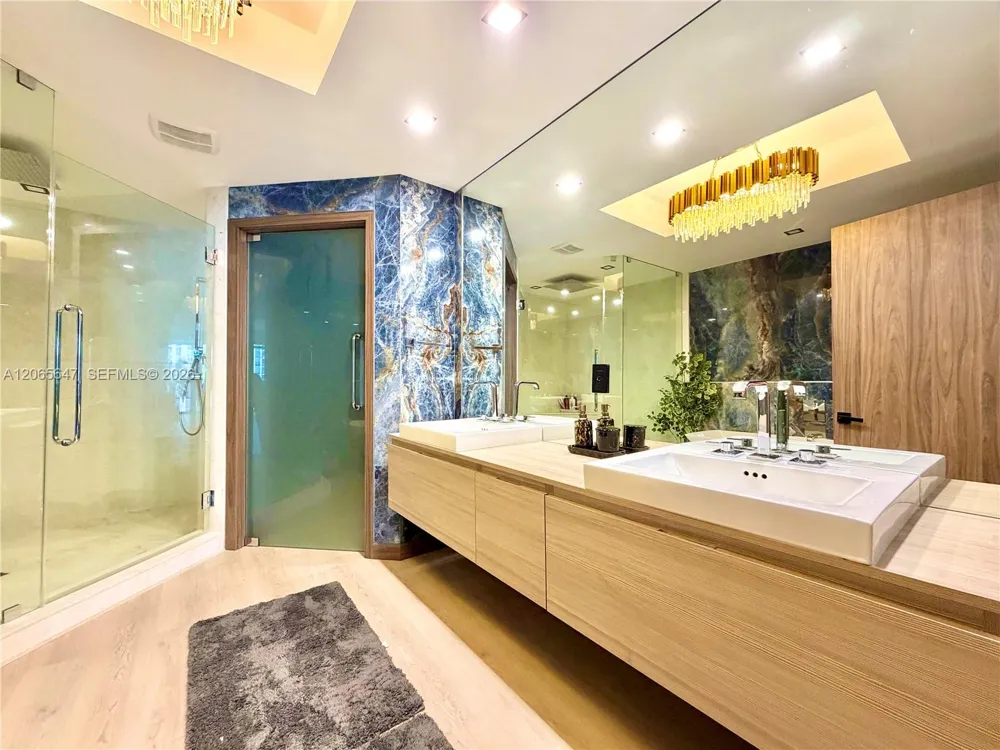 17301 Biscayne Blvd #1409 North Miami Beach, FL 33160