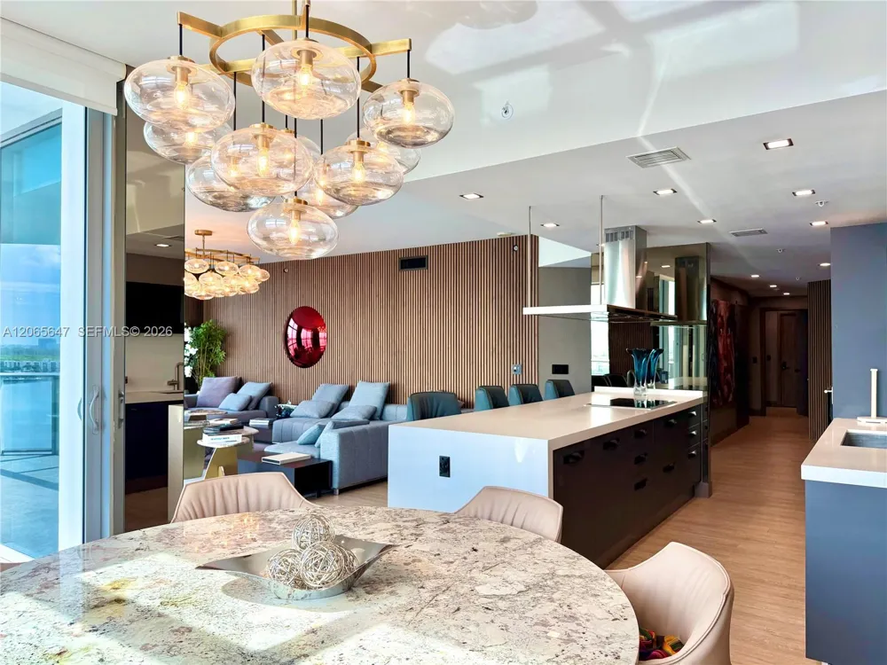 17301 Biscayne Blvd #1409 North Miami Beach, FL 33160