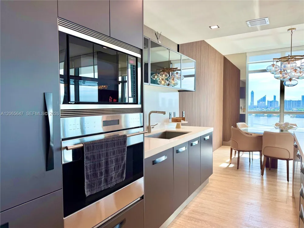 17301 Biscayne Blvd #1409 North Miami Beach, FL 33160