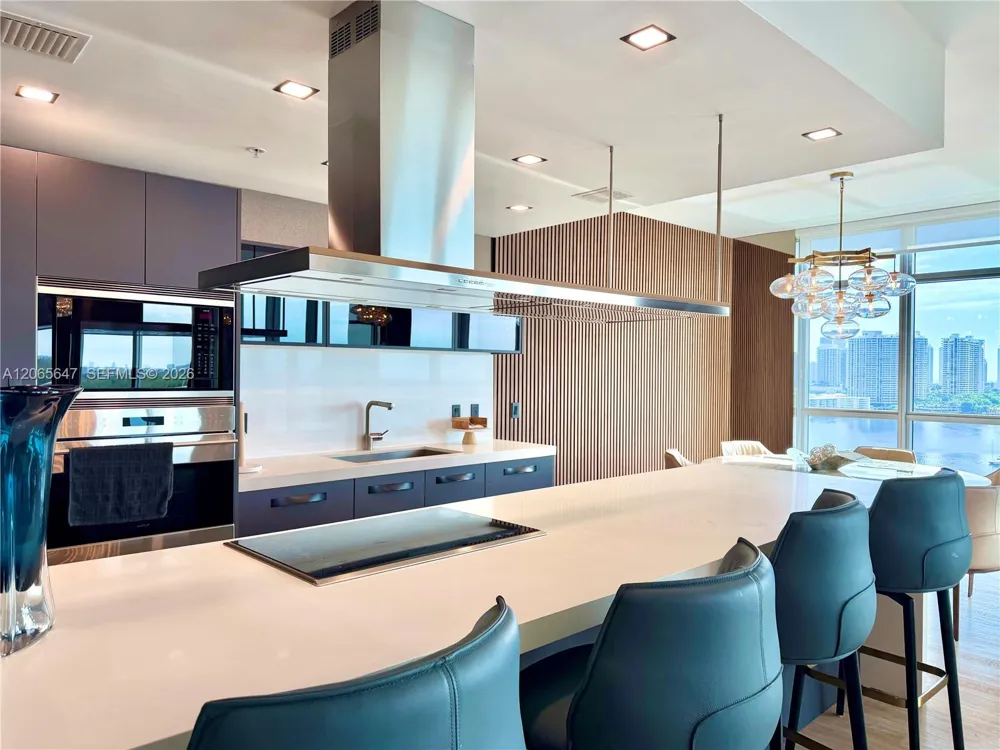 17301 Biscayne Blvd #1409 North Miami Beach, FL 33160
