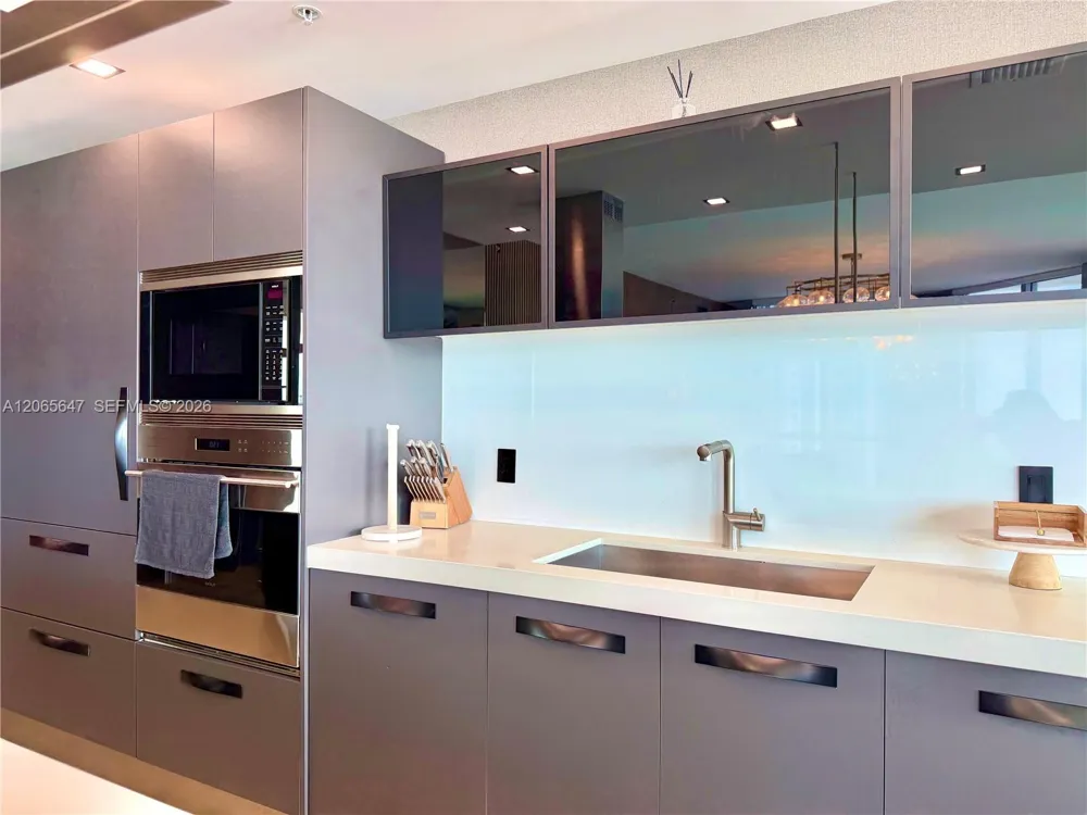 17301 Biscayne Blvd #1409 North Miami Beach, FL 33160