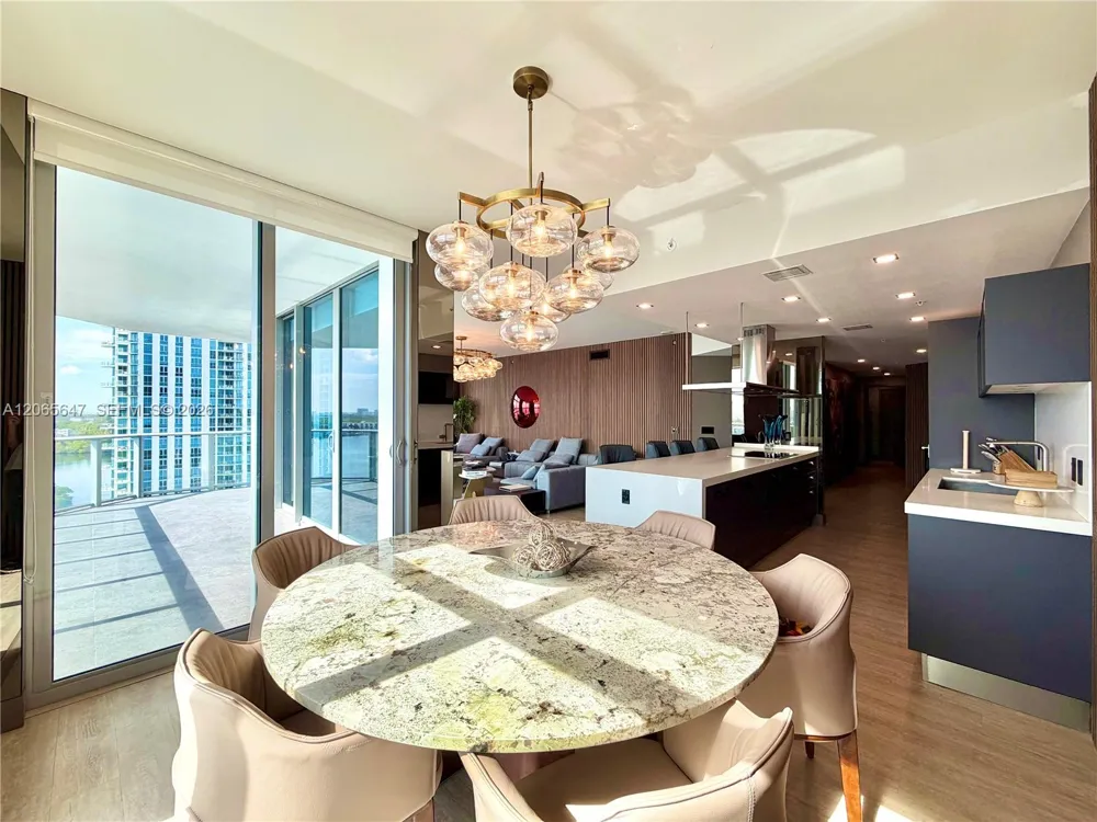 17301 Biscayne Blvd #1409 North Miami Beach, FL 33160