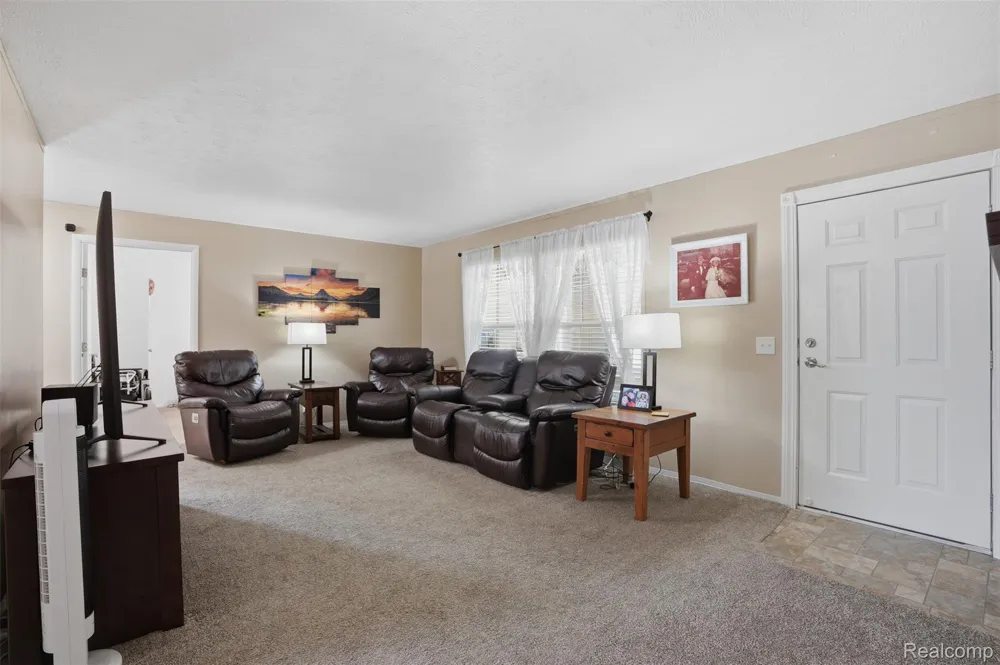150 Whippoorwill Lane Rochester Hills City, MI 48309