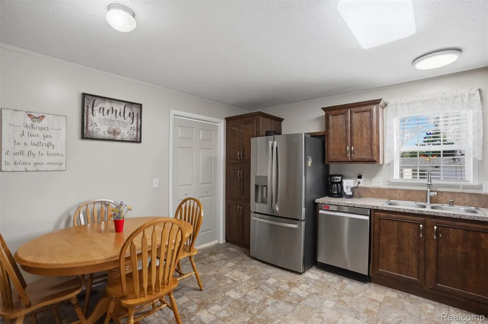 150 Whippoorwill Lane Rochester Hills City, MI 48309