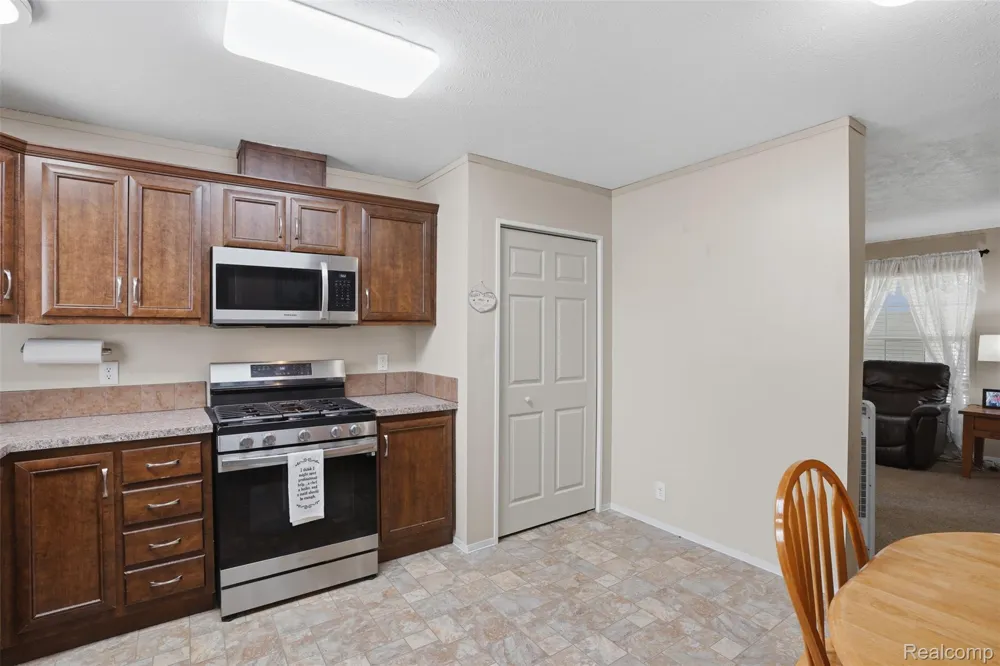 150 Whippoorwill Lane Rochester Hills City, MI 48309