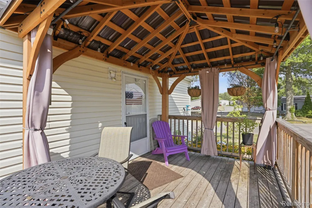 150 Whippoorwill Lane Rochester Hills City, MI 48309