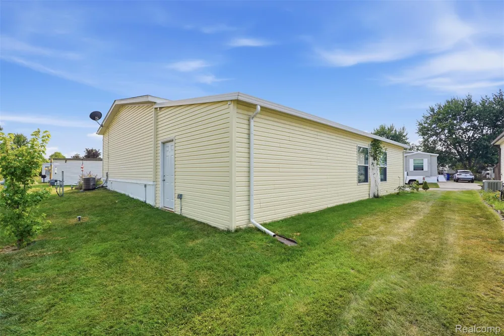150 Whippoorwill Lane Rochester Hills City, MI 48309