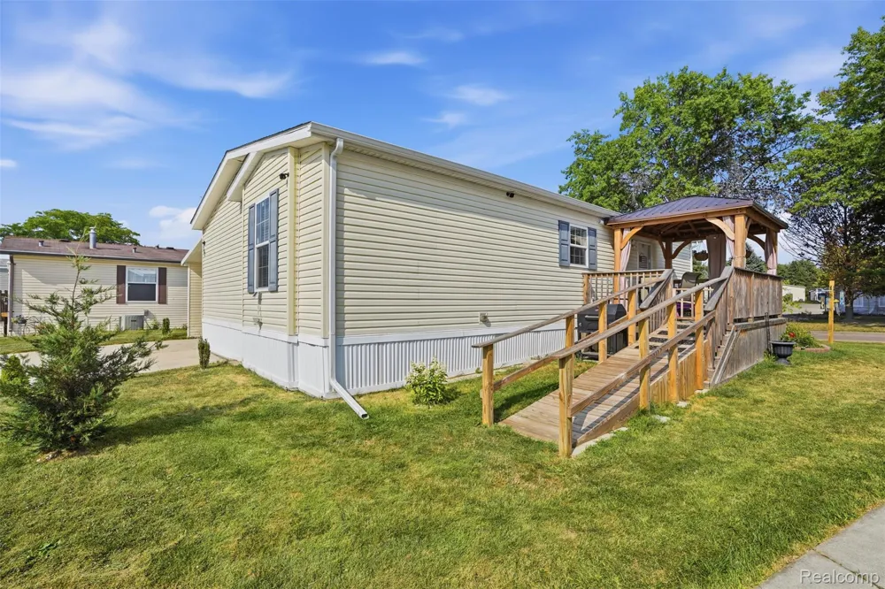 150 Whippoorwill Lane Rochester Hills City, MI 48309