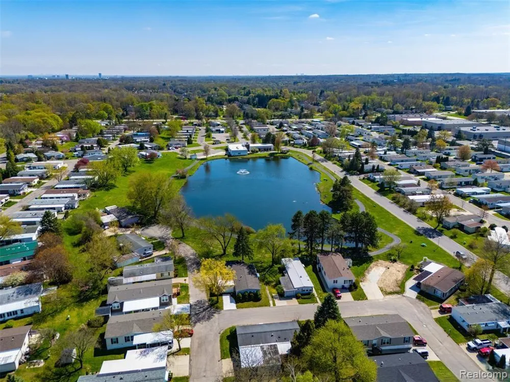 150 Whippoorwill Lane Rochester Hills City, MI 48309