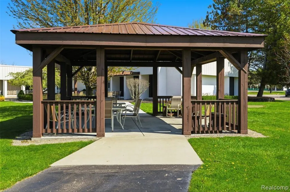 150 Whippoorwill Lane Rochester Hills City, MI 48309