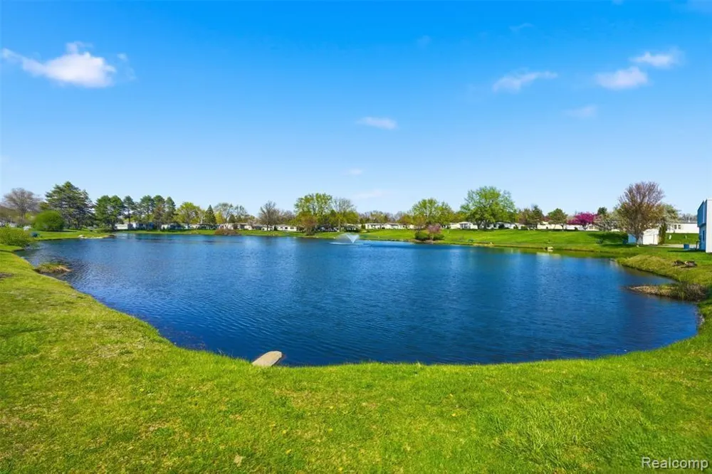 150 Whippoorwill Lane Rochester Hills City, MI 48309