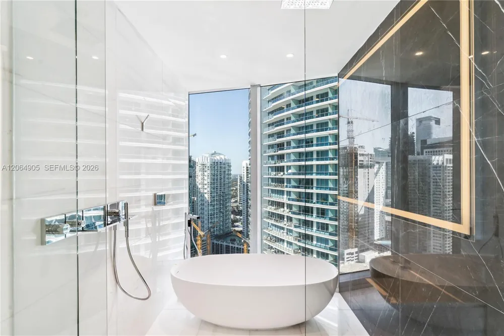 300 Biscayne Blvd Way #3507 Miami, FL 33131