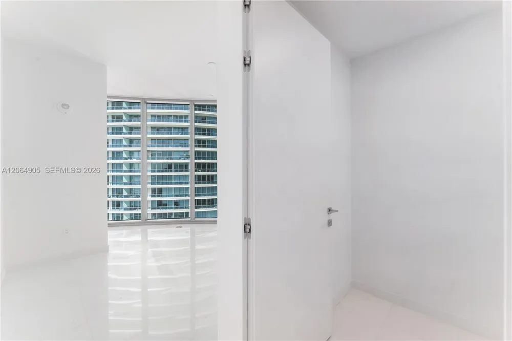 300 Biscayne Blvd Way #3507 Miami, FL 33131