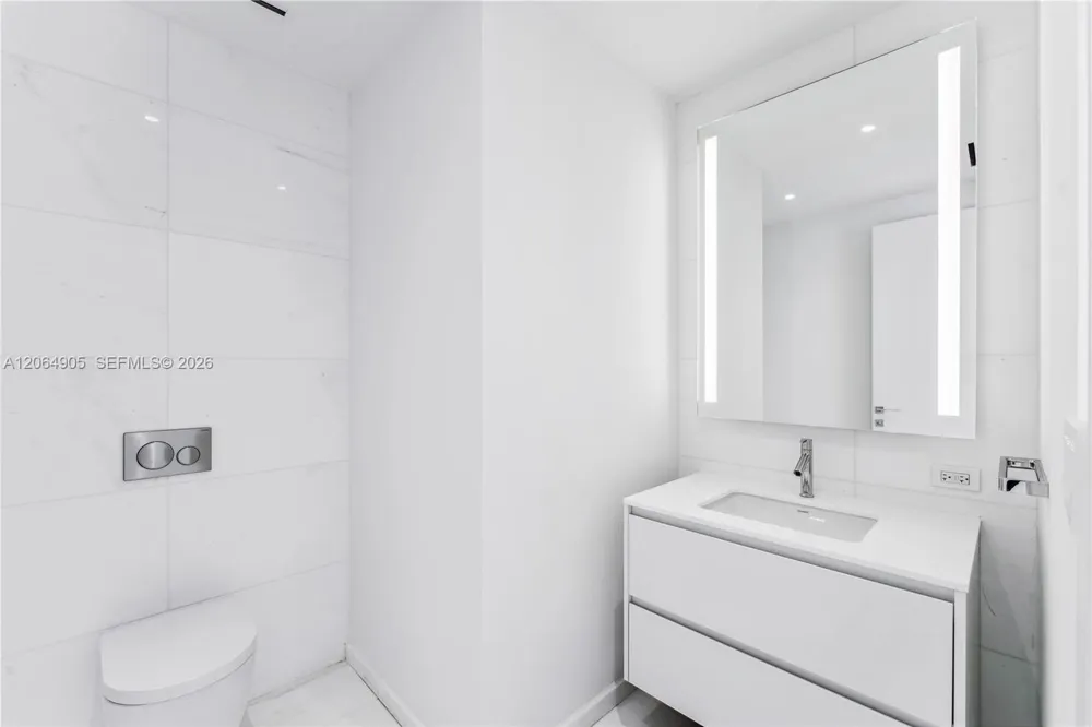 300 Biscayne Blvd Way #3507 Miami, FL 33131