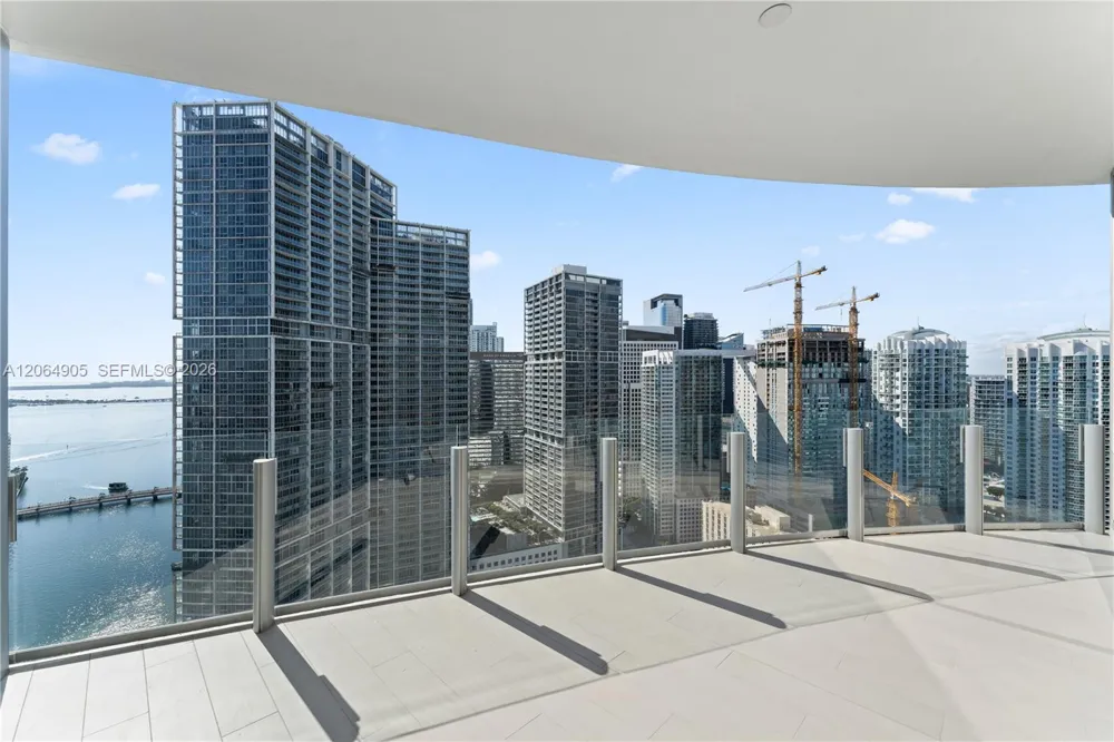 300 Biscayne Blvd Way #3507 Miami, FL 33131