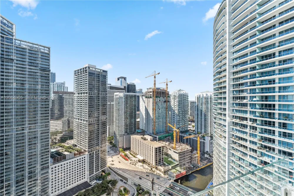 300 Biscayne Blvd Way #3507 Miami, FL 33131